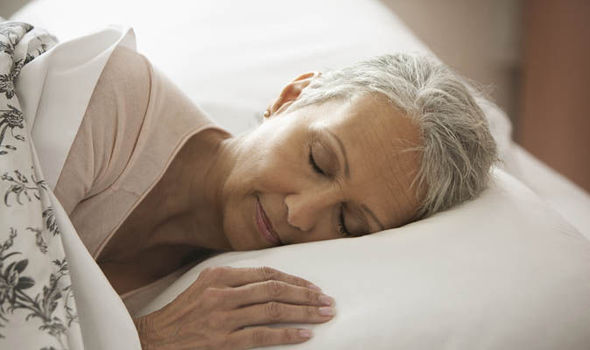 dormir en menopausia